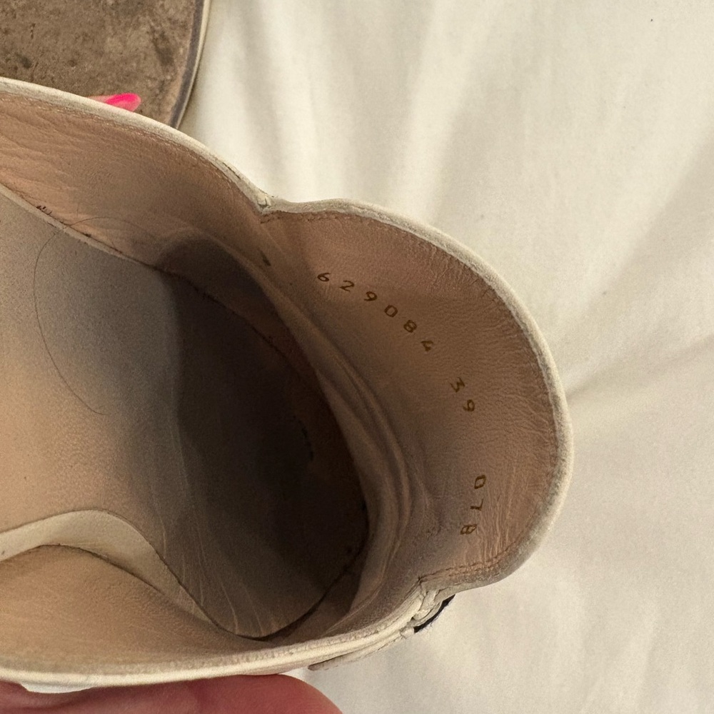 Gucci Women's Cream Leather Mules with Gold Accents - Picture 4 of 6